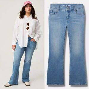 NWT Torrid Low Rise Flare Vintage Stretch Jean 22